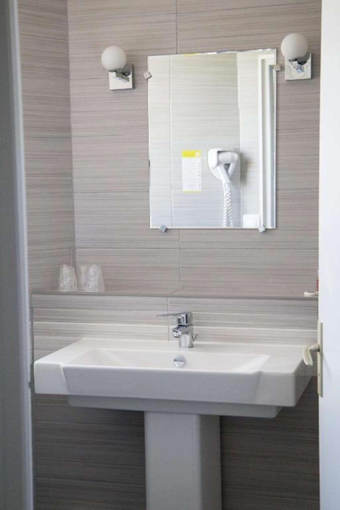 Sure Hotel By Best Western Angouleme Exterior photo