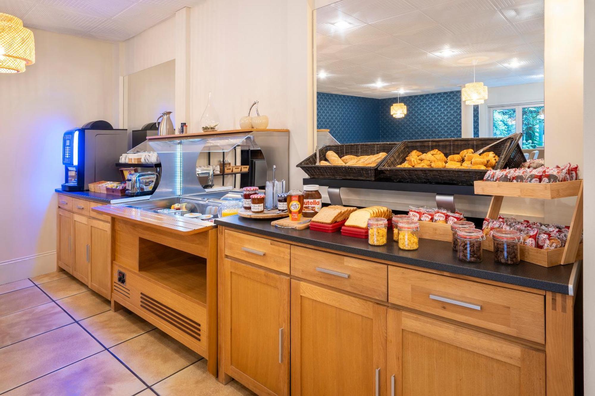 Sure Hotel By Best Western Angouleme Exterior photo