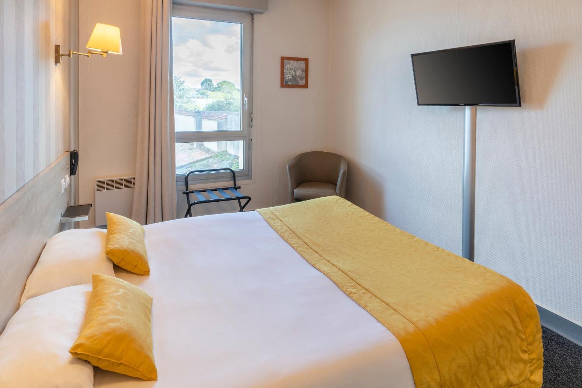 Sure Hotel By Best Western Angouleme Exterior photo